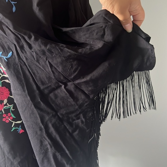 Summer Cover Up Embroidered Small/Medium floral design short sleeve - Picture 3 of 5